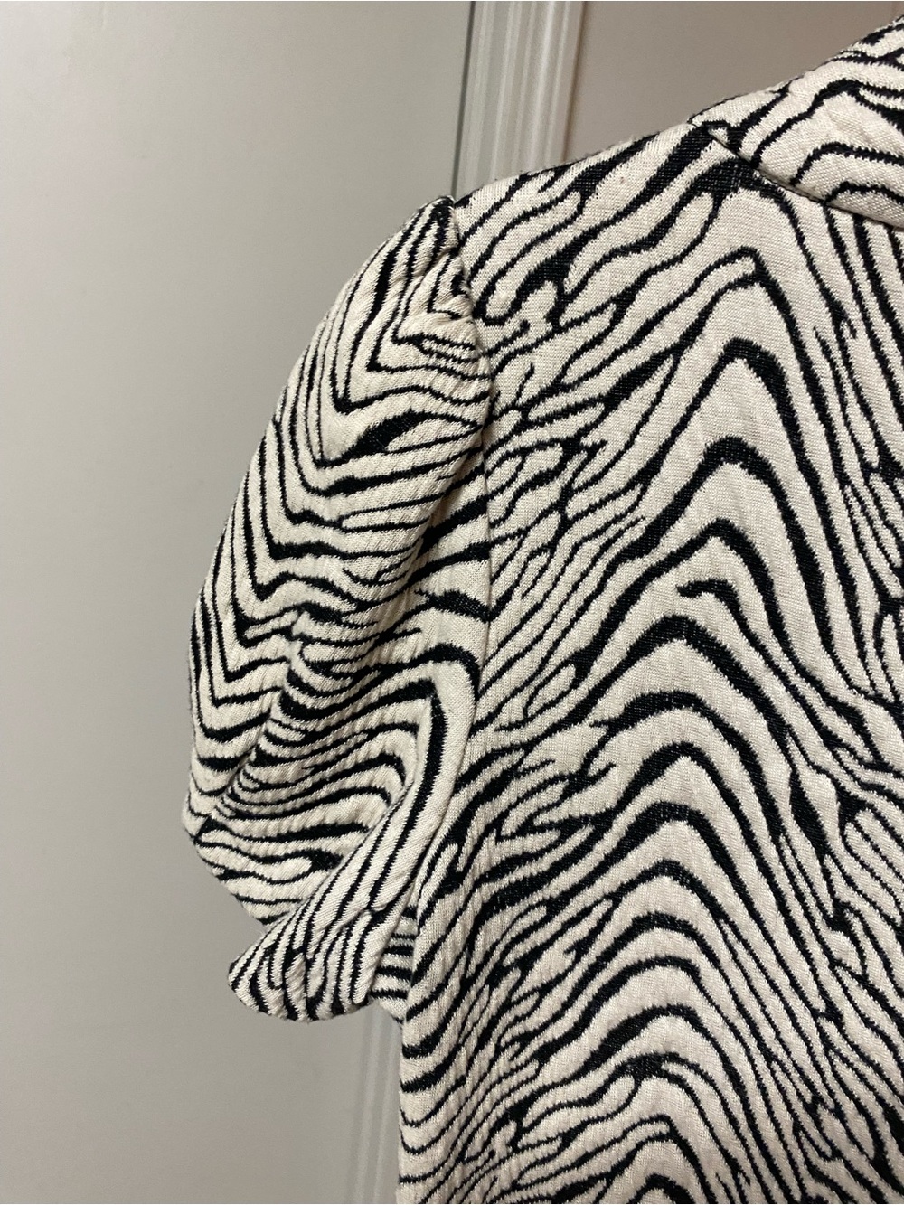 Calvin Klein Black and White Zebra Print Short Sleeve Dress - Picture 13 of 13